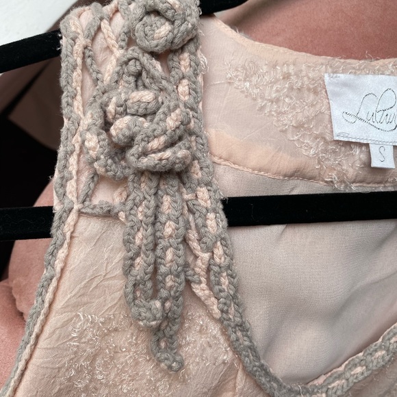 Pink ruffle blouse - Picture 4 of 4